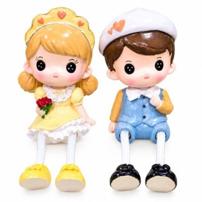 Cute Couple Figurine Set