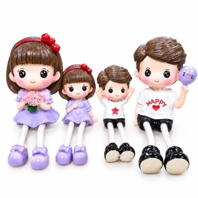 Cute Couple Figurine Set